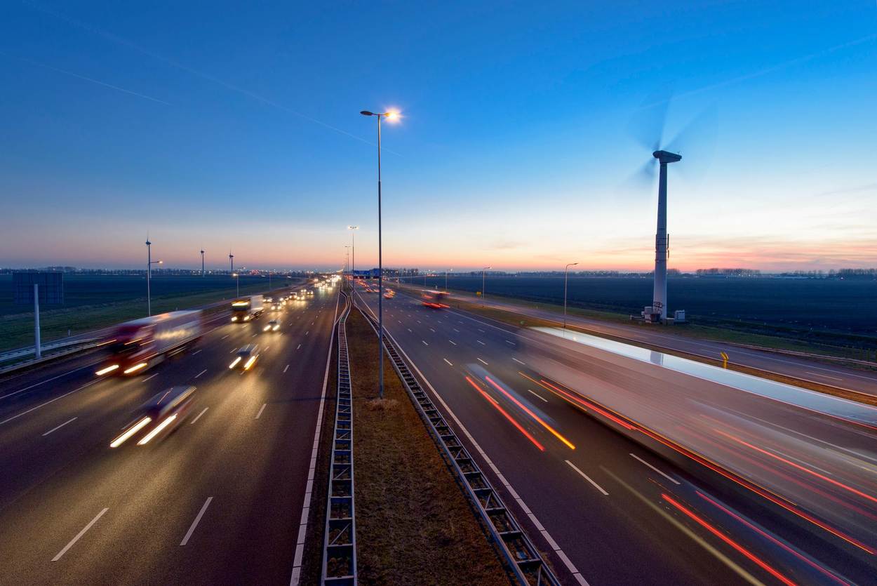 wegen bij ondergande zon